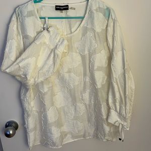 Stunning off white blouse